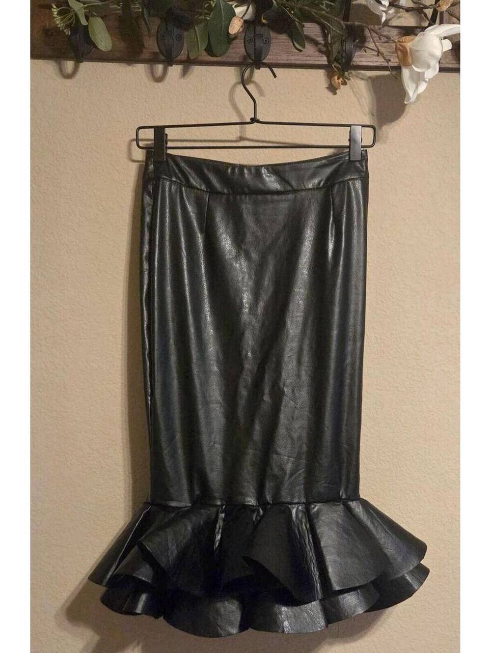 Hot & Delicious Faux Leather Ruffle Mermaid Midi Skirt | Size Small